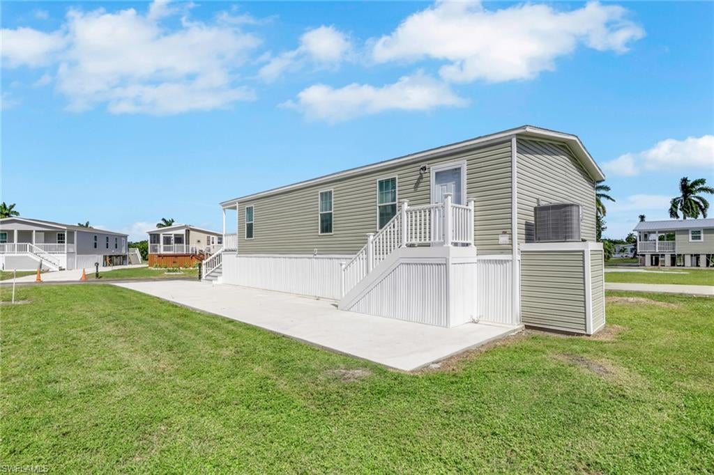 PLANTATION ESTATES MOBILE HOME - Residential