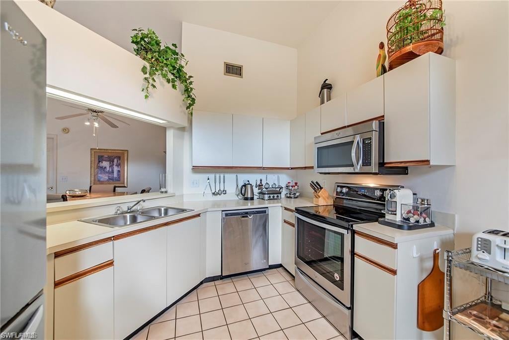 BEACHWALK GARDENS - Residential Lease