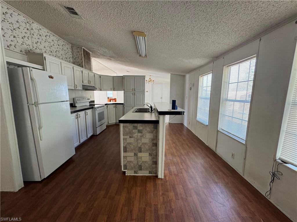 HORSESHOE ACRES - Residential