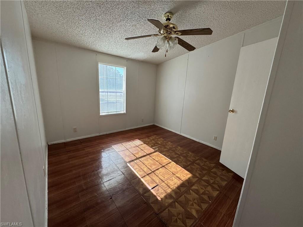 HORSESHOE ACRES - Residential