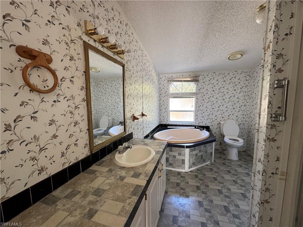 HORSESHOE ACRES - Residential