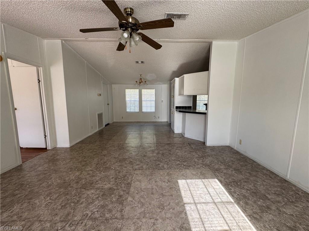 HORSESHOE ACRES - Residential