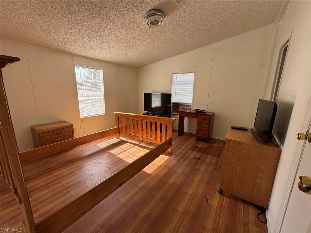 HORSESHOE ACRES - Residential