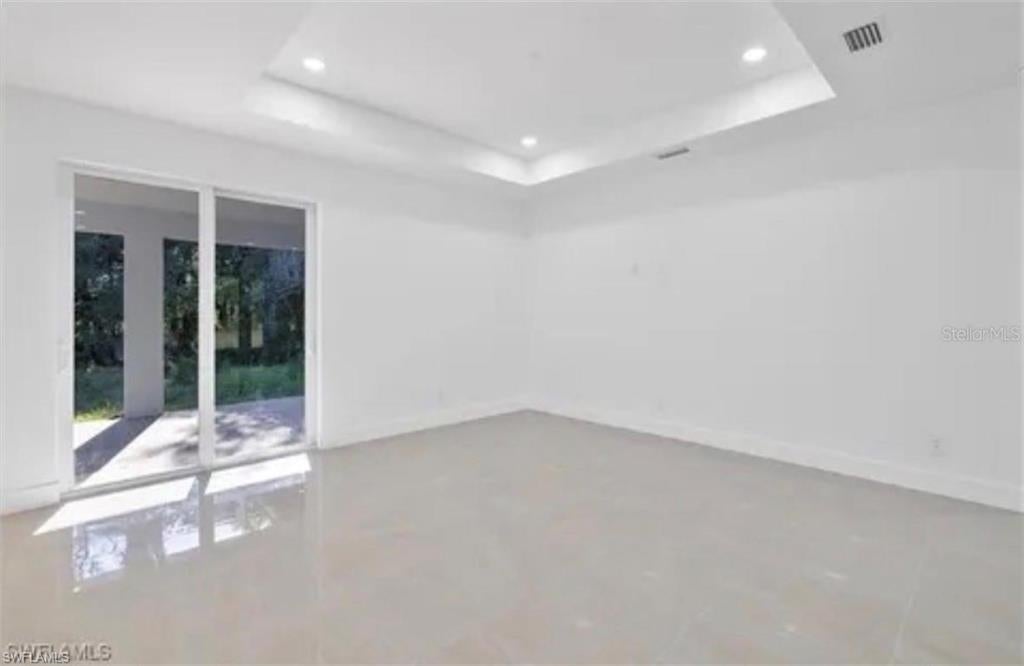 TWIN LAKE ESTATES - Residential