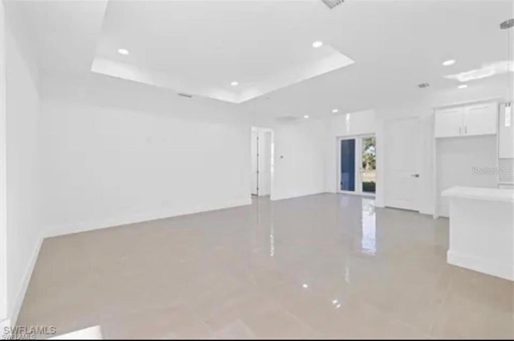 TWIN LAKE ESTATES - Residential