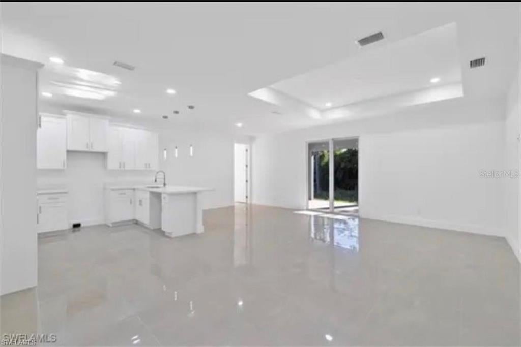 TWIN LAKE ESTATES - Residential