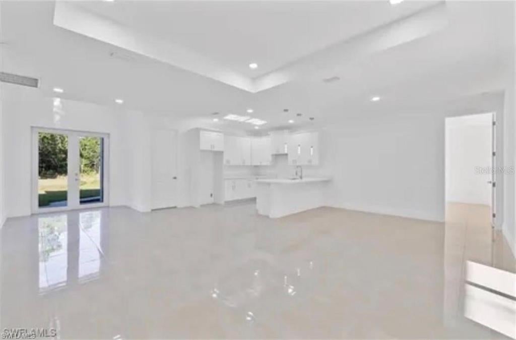 TWIN LAKE ESTATES - Residential