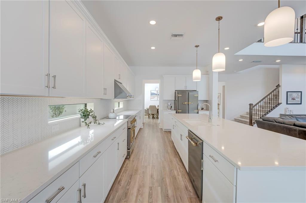 AVALON PARK - Residential