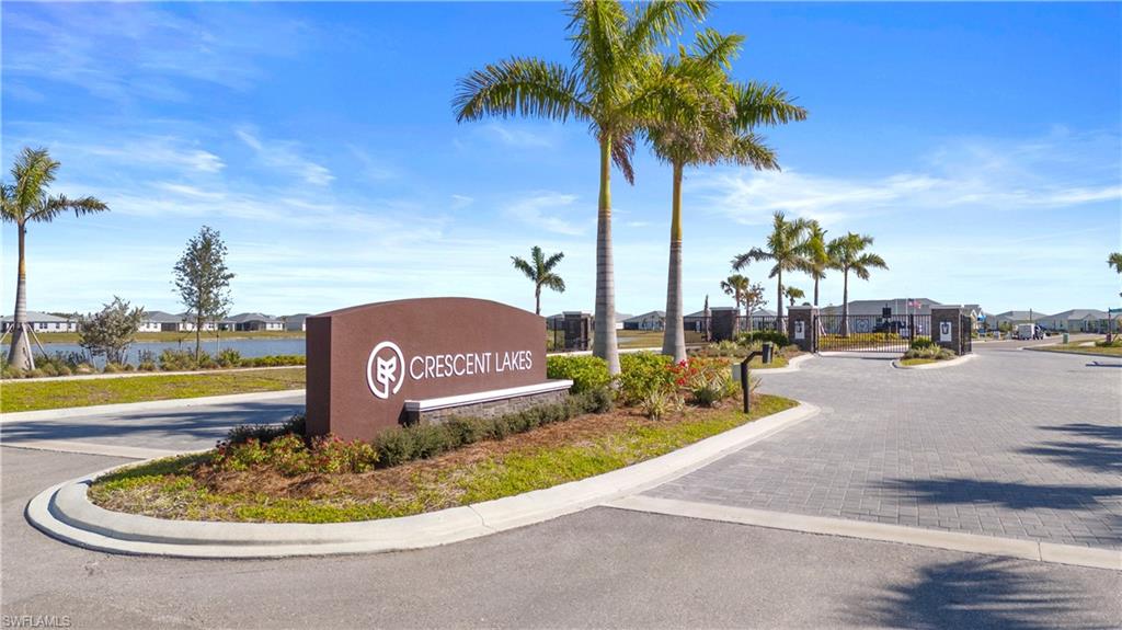 CRESCENT LAKES - Residential