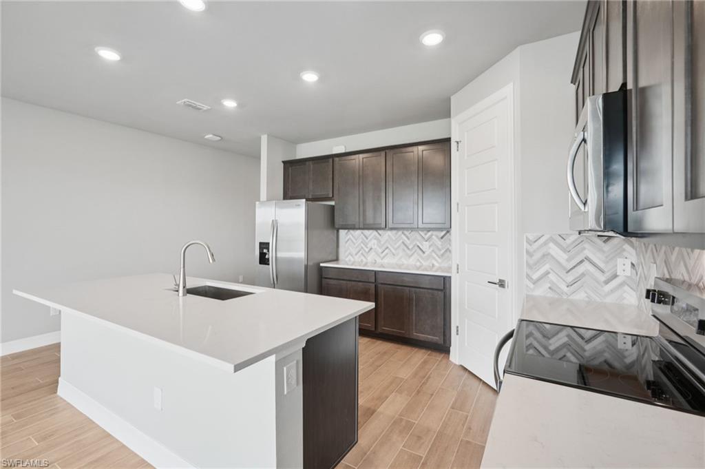 CRESCENT LAKES - Residential