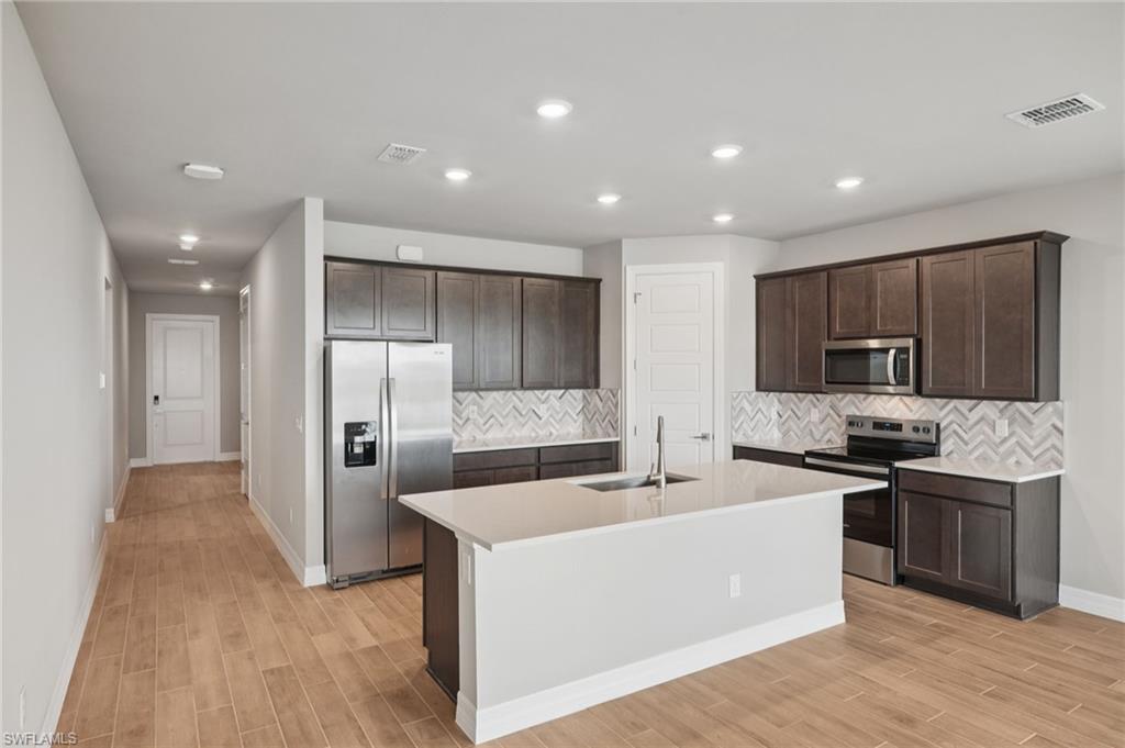 CRESCENT LAKES - Residential