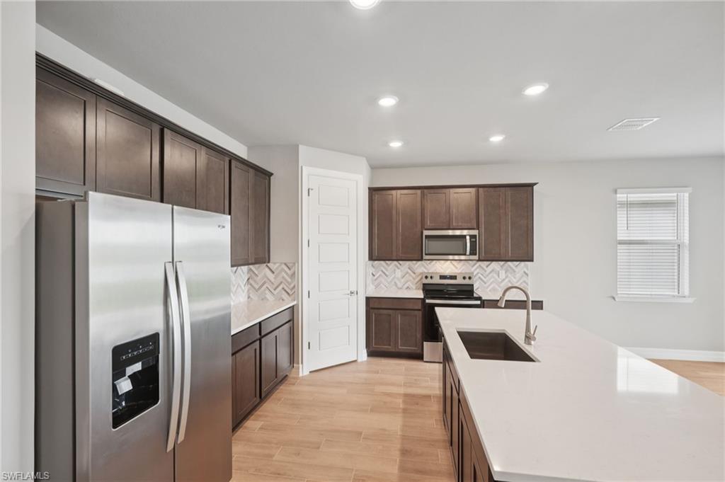 CRESCENT LAKES - Residential
