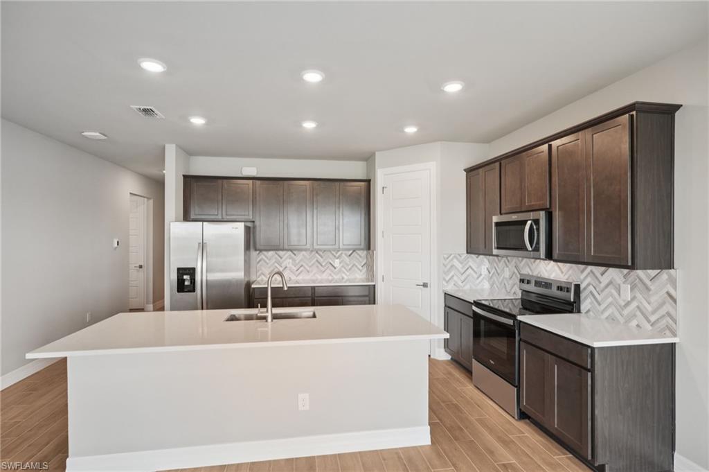 CRESCENT LAKES - Residential