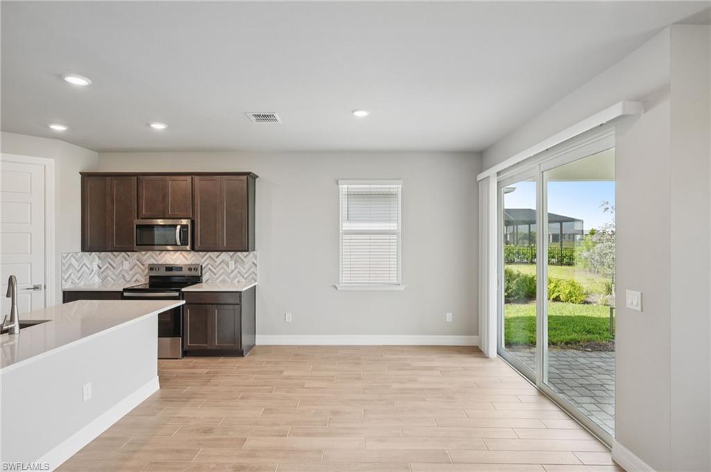 CRESCENT LAKES - Residential