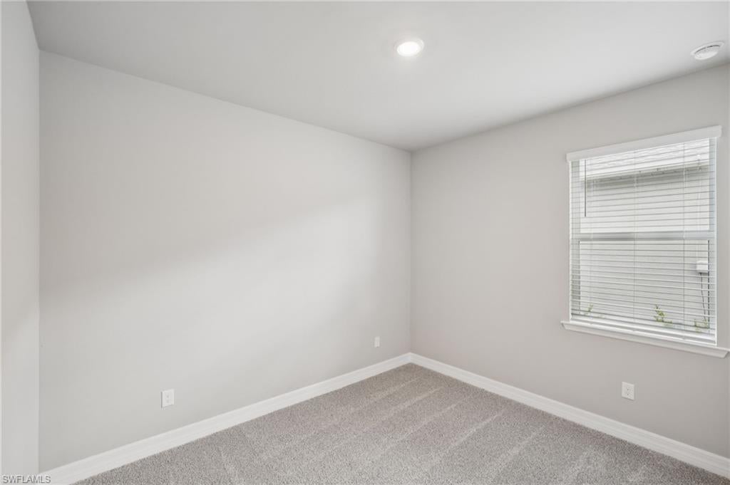 CRESCENT LAKES - Residential