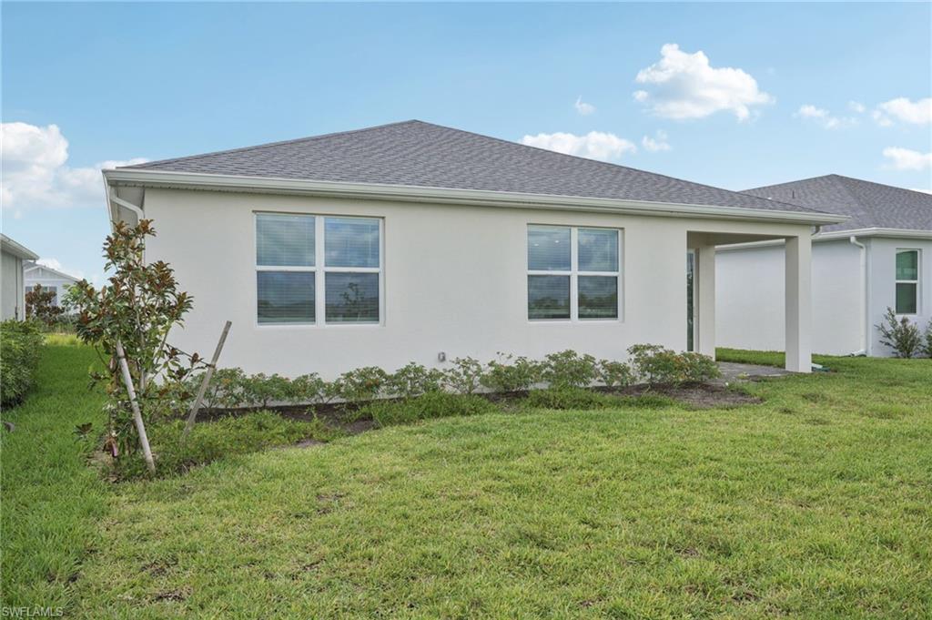CRESCENT LAKES - Residential