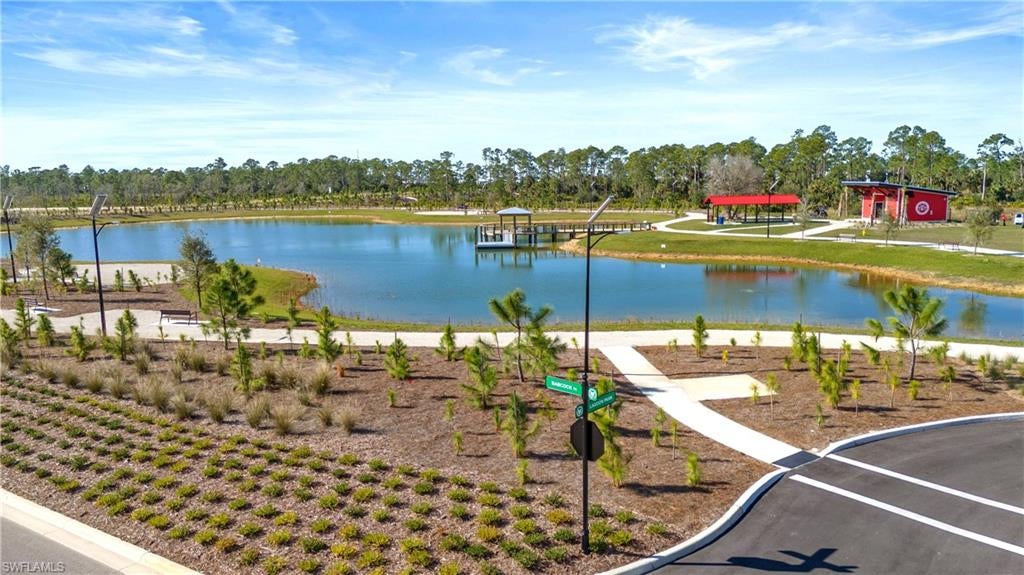 CRESCENT LAKES - Residential