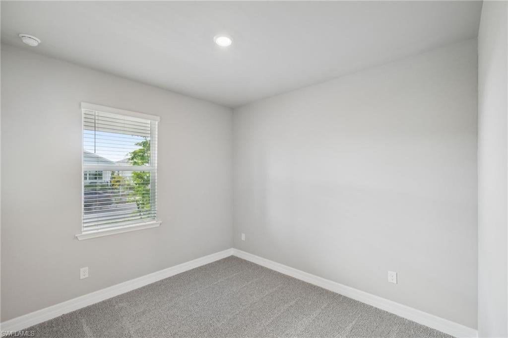CRESCENT LAKES - Residential