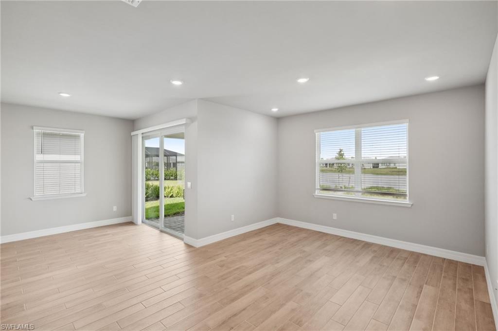 CRESCENT LAKES - Residential