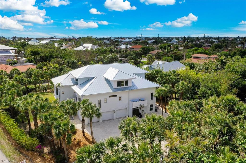 ANCHORS AWEIGH - Residential