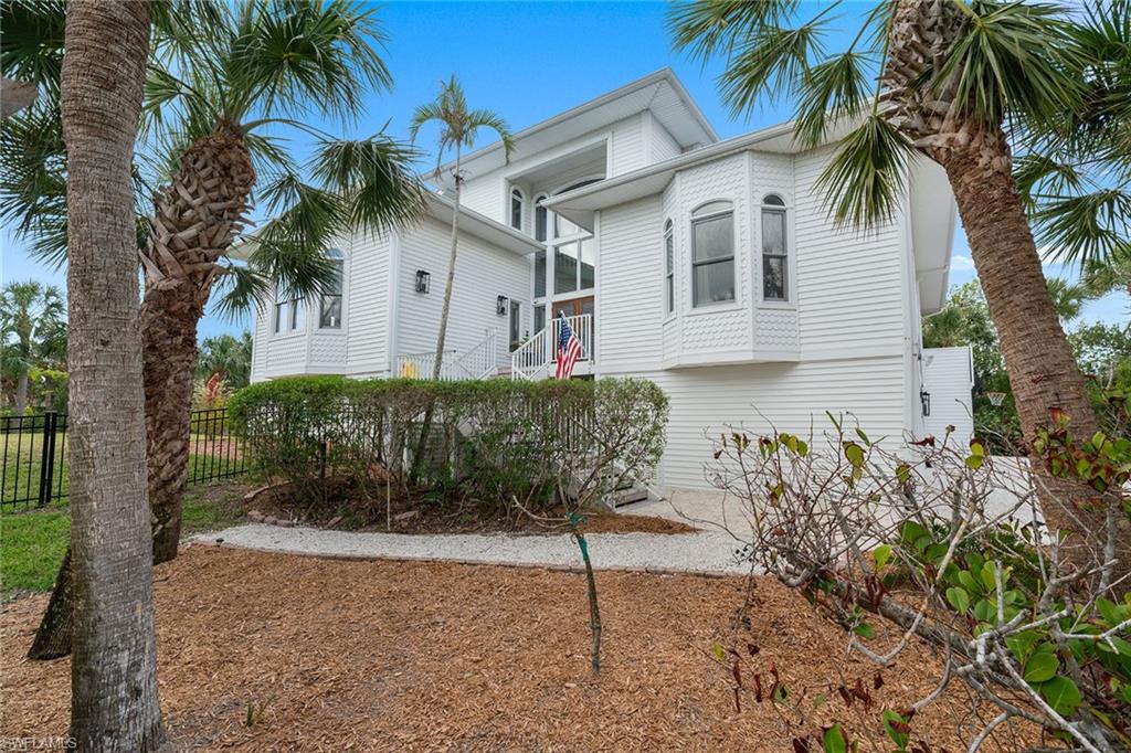 ANCHORS AWEIGH - Residential