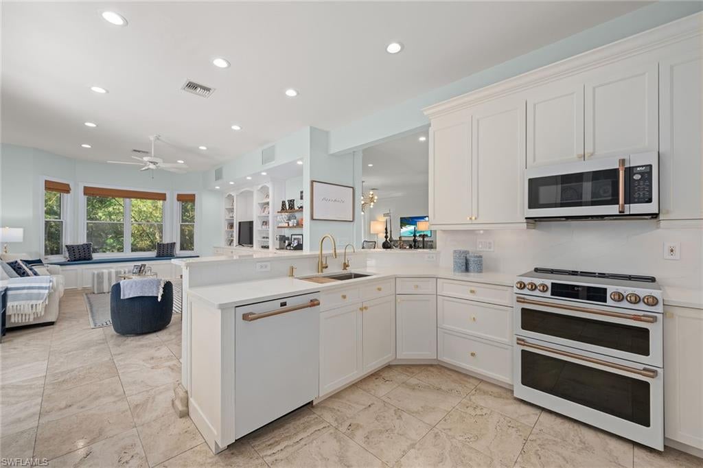 ANCHORS AWEIGH - Residential