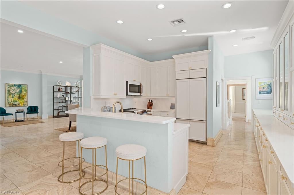 ANCHORS AWEIGH - Residential