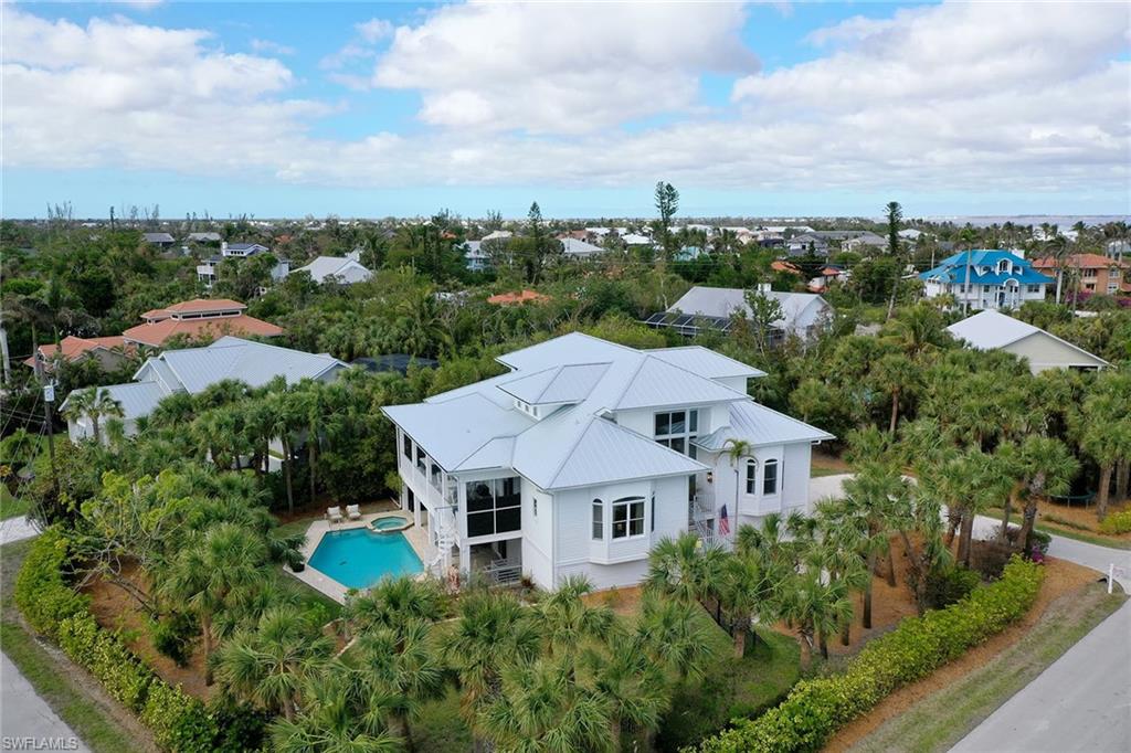 ANCHORS AWEIGH - Residential