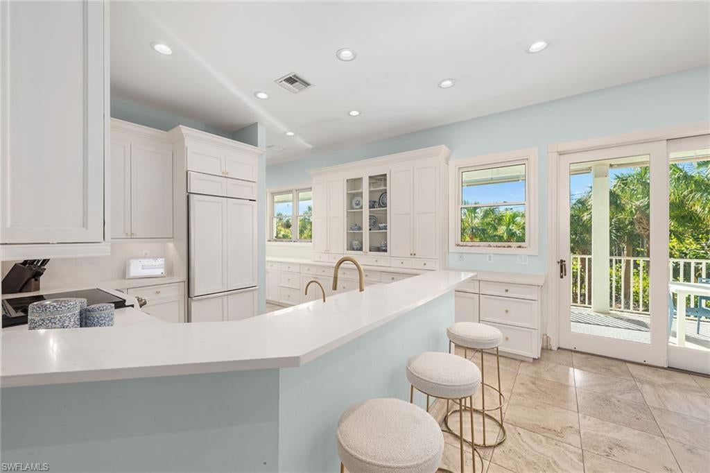 ANCHORS AWEIGH - Residential