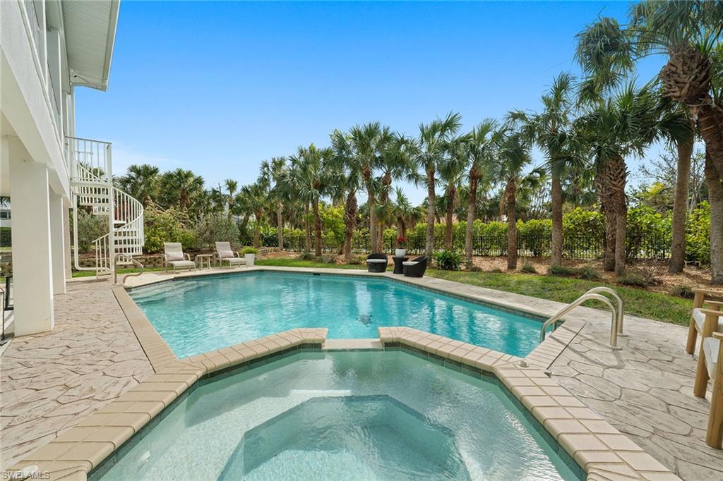 ANCHORS AWEIGH - Residential