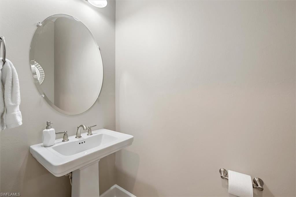 PEBBLE POINTE - Residential