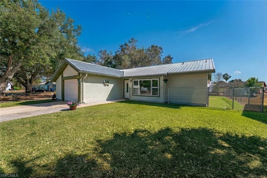 COUNTRY VILLAGE - Residential