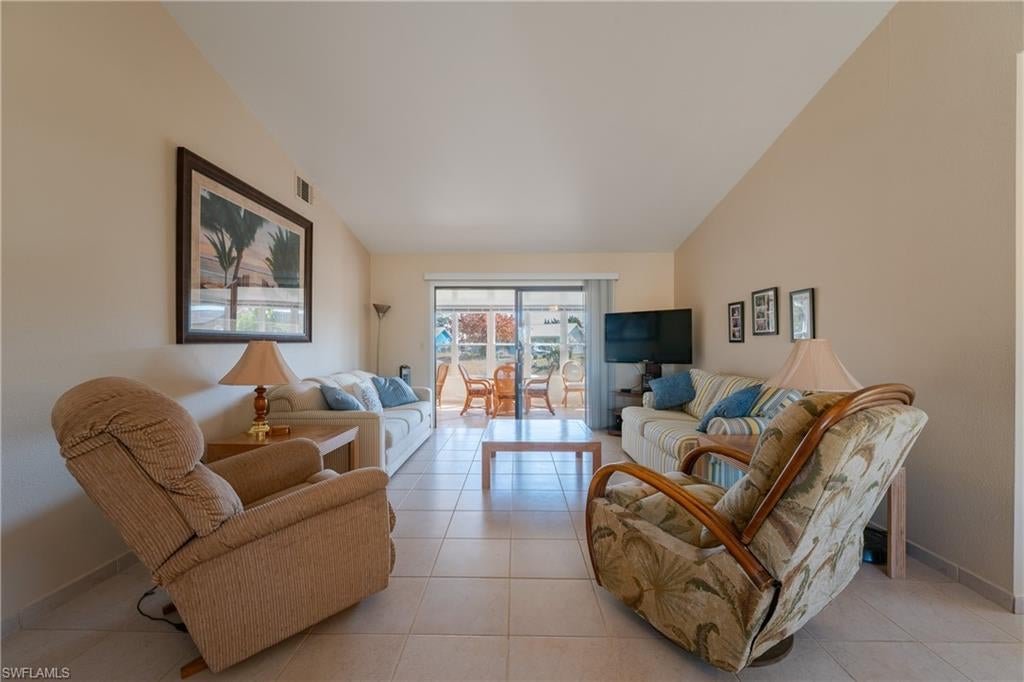 COUNTRY VILLAGE - Residential