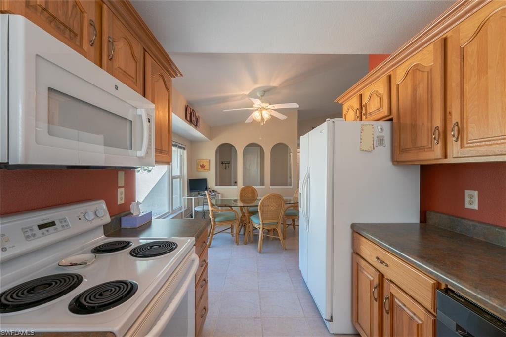 COUNTRY VILLAGE - Residential