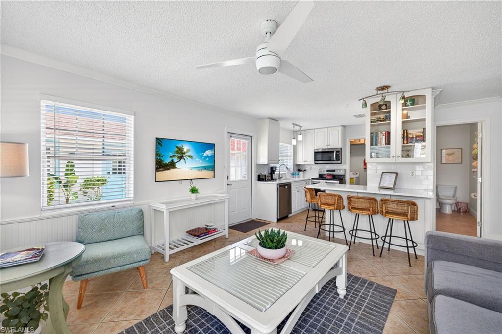 NAPLES PARK - Residential Income