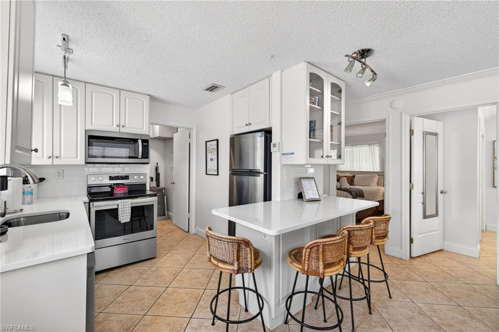 NAPLES PARK - Residential Income