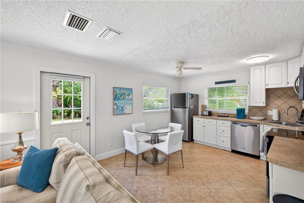 NAPLES PARK - Residential Income