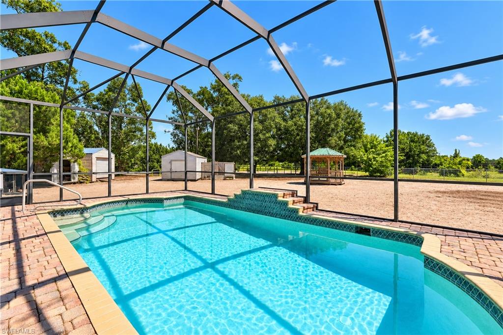 MONTURA - Residential