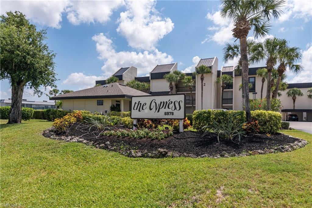 CYPRESS CONDO - Residential