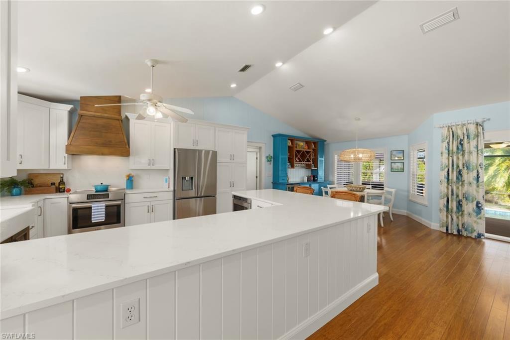 CHARLOTTE SHORES - Residential