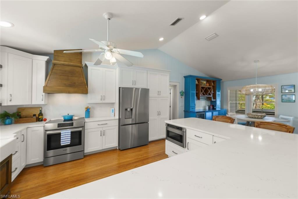 CHARLOTTE SHORES - Residential