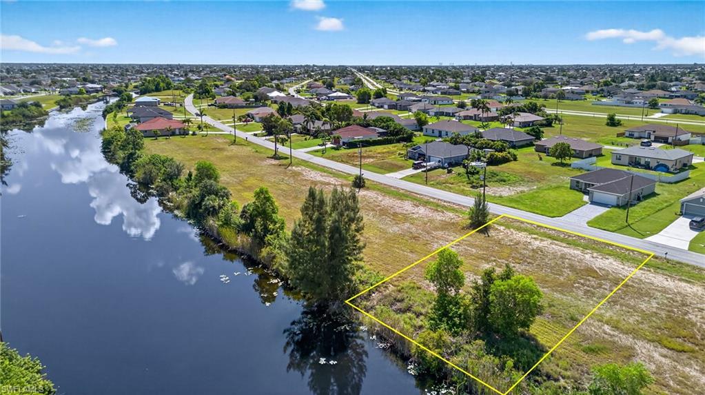 CAPE CORAL - Land