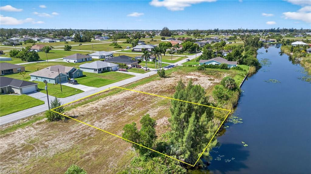 CAPE CORAL - Land
