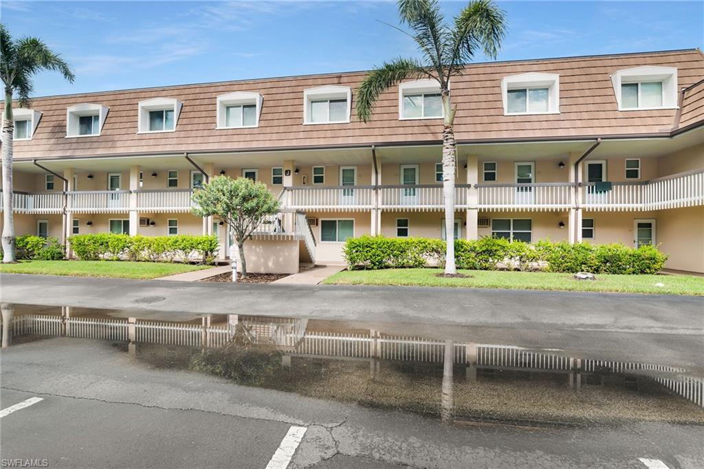 ISLAND MANOR APTS - Residential
