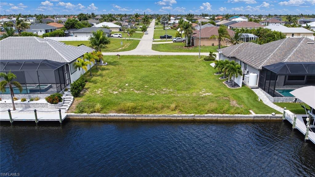 CAPE CORAL - Land