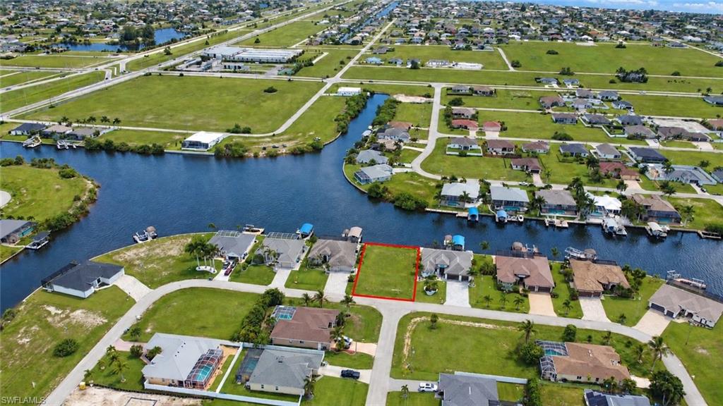 CAPE CORAL - Land