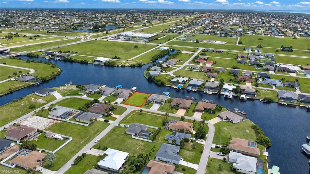 CAPE CORAL - Land