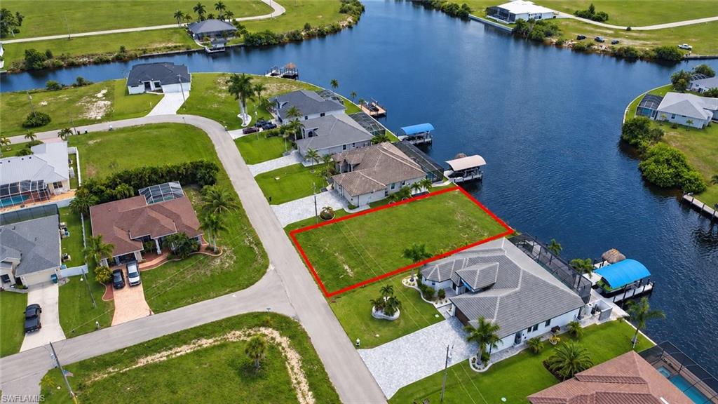 CAPE CORAL - Land