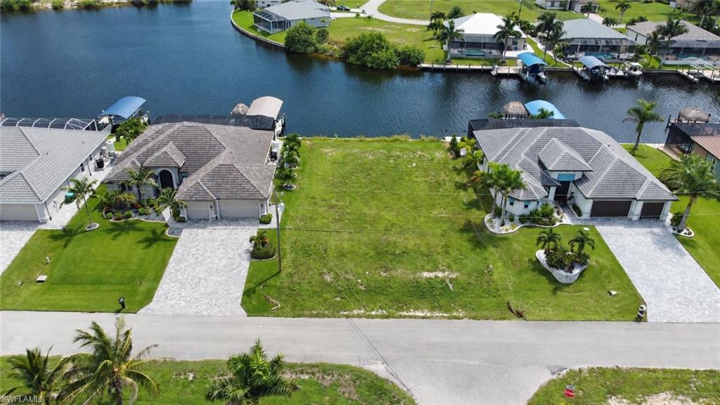 CAPE CORAL - Land