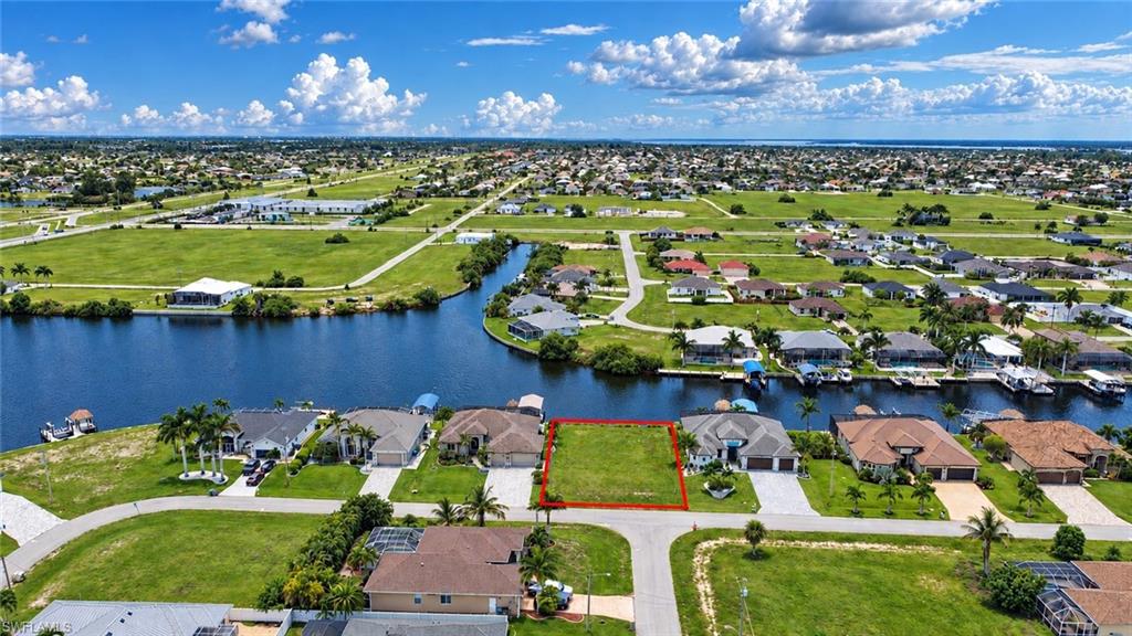 CAPE CORAL - Land